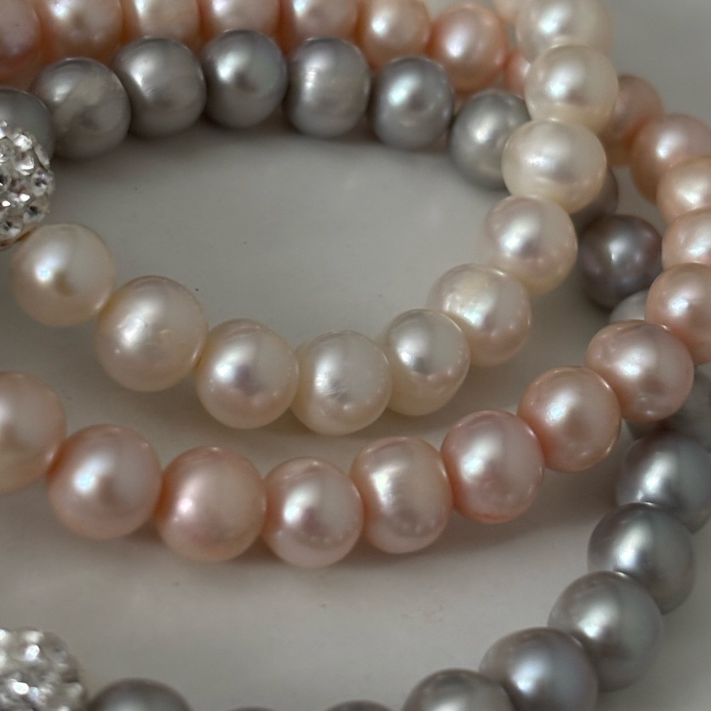 3 Pearl stretch bracelets - Picture 3 of 8